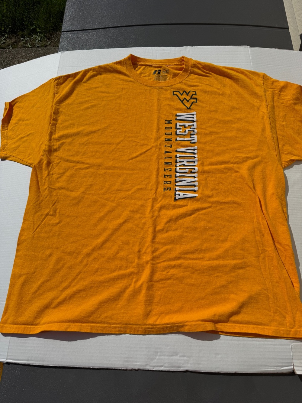 Mountaineers 3XL. Yellow t-shirt. Pre-owned